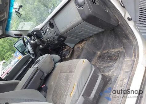 2011 Ford F-250 Xl z USA, uszkodzony, nr VIN 1FT7W2B64BEA42087